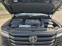 TOYOTA LANDCRUISER 300 2023