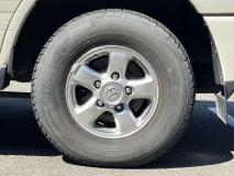 TOYOTA LAND CRUISER 100 2000