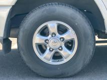 TOYOTA LAND CRUISER 100 2000