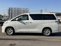 TOYOTA VELLFIRE 2010