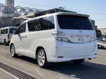 TOYOTA VELLFIRE 2010