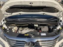 TOYOTA VELLFIRE 2010