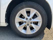 TOYOTA VELLFIRE 2010