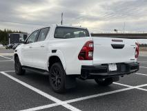 TOYOTA HILUX 2023