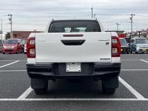 TOYOTA HILUX 2023
