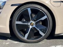 PORSCHE Taycan 2023