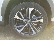 TOYOTA Corolla Cross 2025