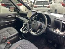 TOYOTA VOXY 2022