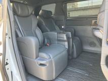 TOYOTA ALPHARD 2024
