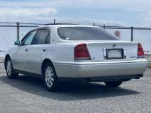 TOYOTA CROWN MAJESTA 2001