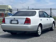 TOYOTA CROWN MAJESTA 2001