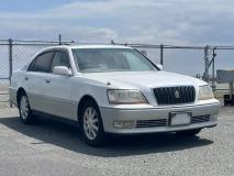 TOYOTA CROWN MAJESTA 2001