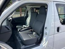 TOYOTA HIACE VAN 2025