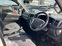 TOYOTA HIACE VAN 2025