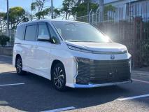 TOYOTA VOXY 2022