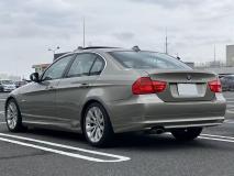 BMW 3 SERIES 2011