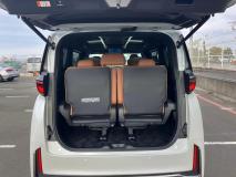 TOYOTA VELLFIRE 2025