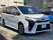 TOYOTA VOXY 2019